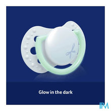 Afbeelding in Gallery-weergave laden, Difrax Fopspeen Dynamic Newborn Babyshower Blue 2