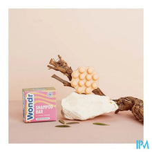 Afbeelding in Gallery-weergave laden, Wondr Shampoo Bar Flower Power 55g
