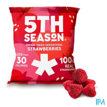 Charger l'image dans la galerie, 5th Season Strawberry Bites 8g
